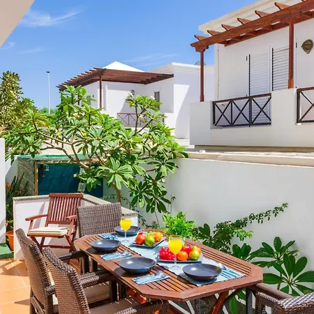 Villa Lotus By Puerto del Carmen (Lanzarote)